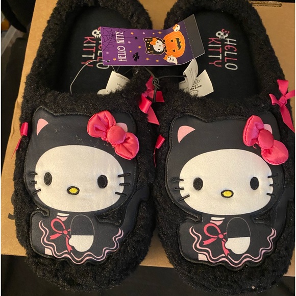 Hello Kitty Slippers - Picture 1 of 2